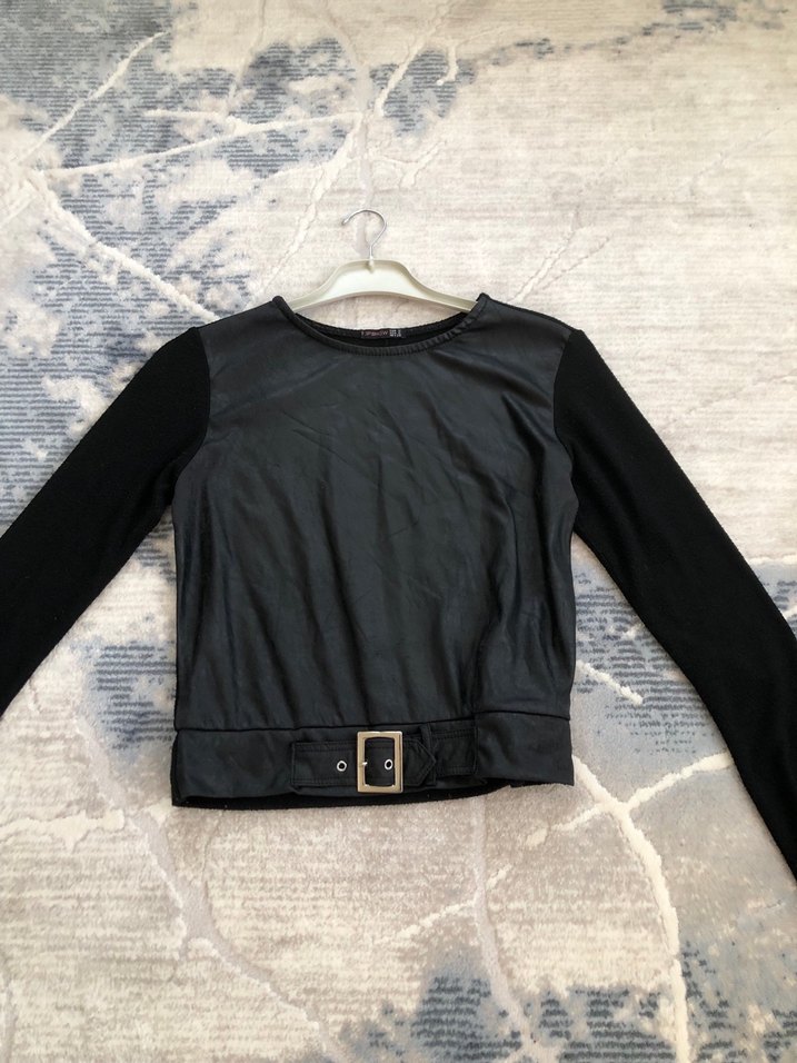 Kemer Detaylı Siyah deri Kadın Bluz - Görsel 2