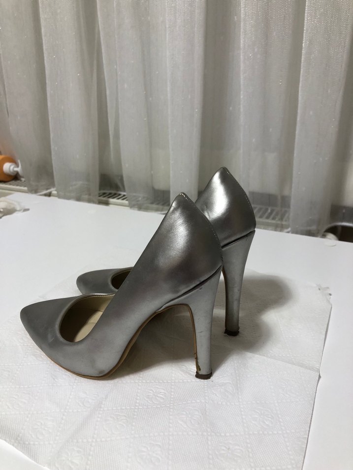 Gri Parlak Stiletto Kadın Ayakkabı - Görsel 4
