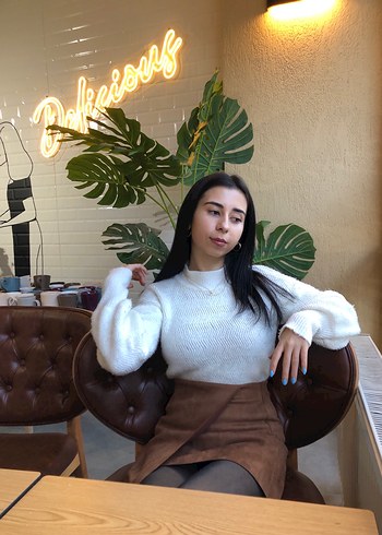 Beyaz Yüksek Yakalı Örgü Kadın Kazak - Görsel 2