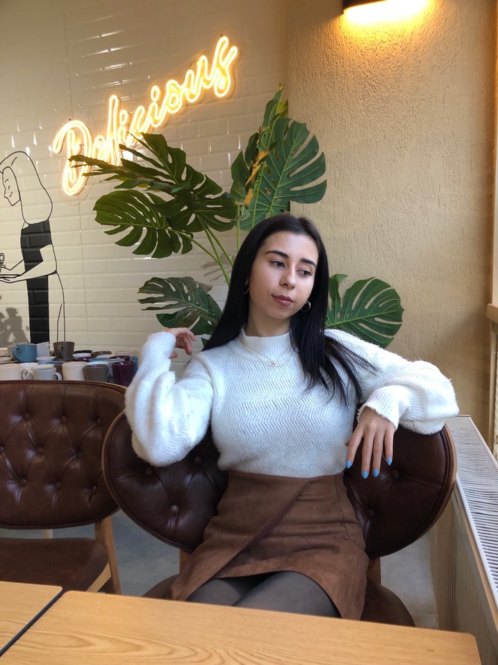 Beyaz Yüksek Yakalı Örgü Kadın Kazak - Görsel 2