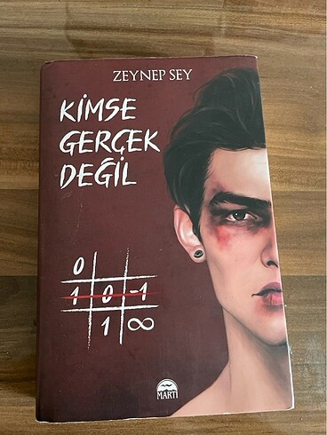 Kimse gerçek değil(ciltli)