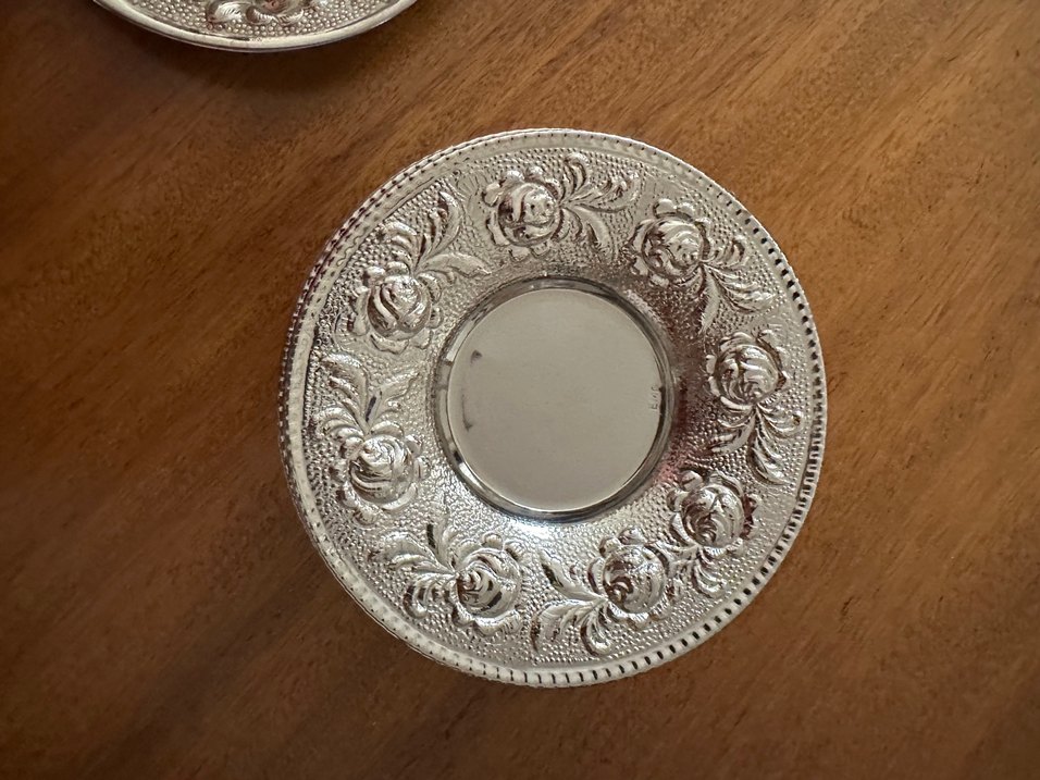 Alman gümüşü eskilerden kalma çay tabağı kabartma desenli - Görsel 2