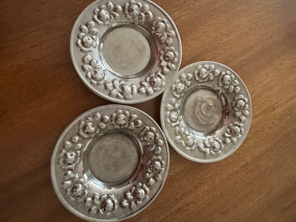 Alman gümüşü eskilerden kalma çay tabağı kabartma desenli - Görsel 3