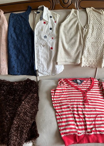 Çizgili Kırmızı Uzun Kollu Tişört vb hepsi 150 lira - Görsel 2