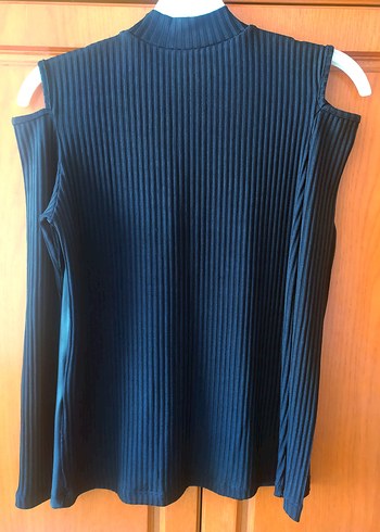 Siyah Deri Görünümlü Omuzları Açık Bluz - Görsel 2