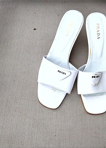 Beyaz Bantlı Kadın Dolgu Topuk Terlik - Görsel 2