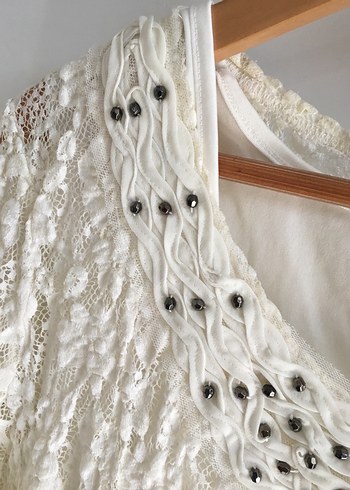 Dantel Detaylı Beyaz Kısa Kollu Kadın Bluz - Görsel 4