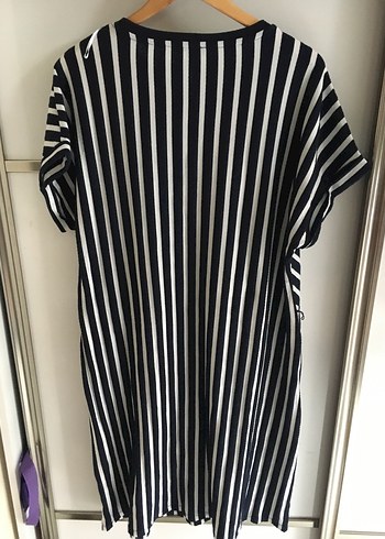 V Yaka Lacivert Beyaz Çizgili Midi Elbise - Görsel 3