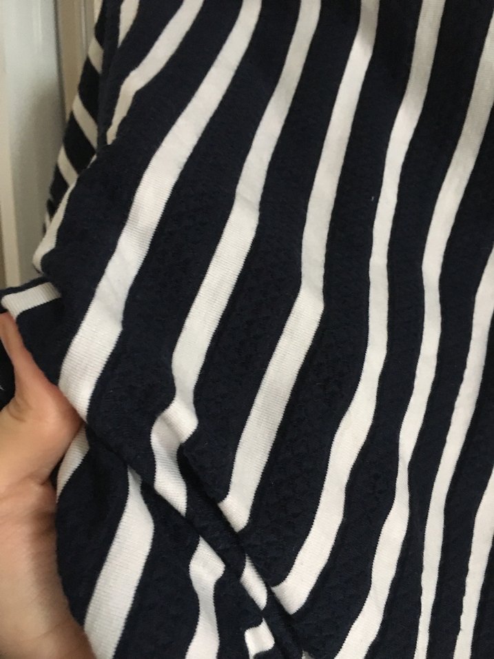 V Yaka Lacivert Beyaz Çizgili Midi Elbise - Görsel 4