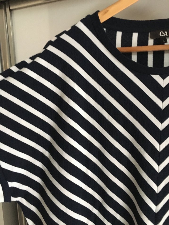 V Yaka Lacivert Beyaz Çizgili Midi Elbise - Görsel 2