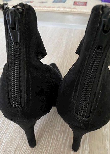 Siyah Süet Kemerli Kadın  Topuklu Ayakkabı - Görsel 3