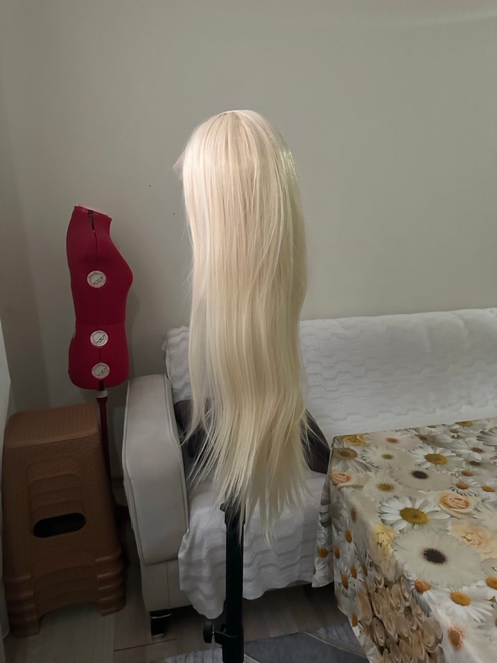 Bej İpeksi Kadın Peruk - Minimalist ve Şık - Görsel 5