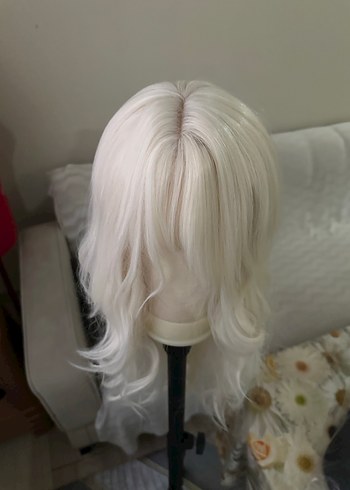 Şeffaf Beyaz Sentetik Uzun Dalgalı Peruk - Görsel 6