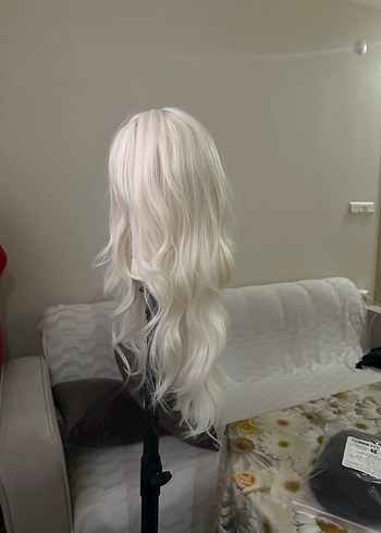 Şeffaf Beyaz Sentetik Uzun Dalgalı Peruk - Görsel 8