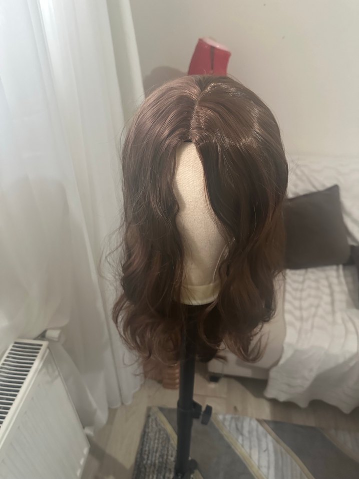 Kahverengi Dalgalı Sentetik Peruk - Görsel 3