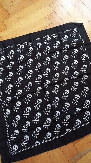 Kare bandana flar