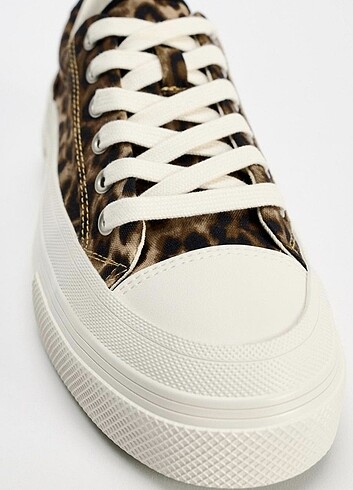 35 Beden Zara leopar desenli spor ayakkabı