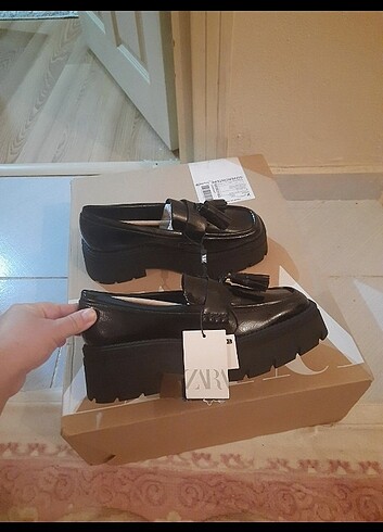 Zara Zara püsküllü makosen ayakkabı