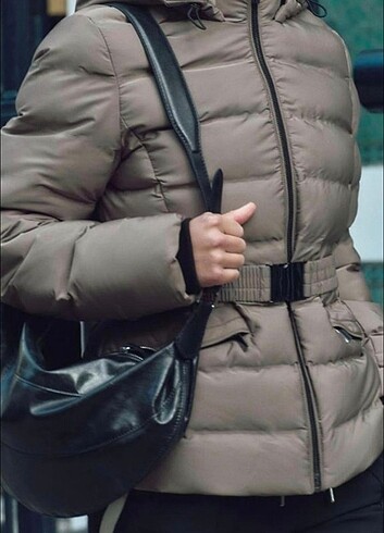 xl Beden Zara kapsonlu kemerlı anorak mont