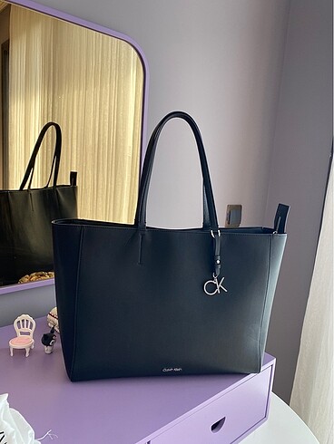 Beden siyah Renk calvin klein omuz çantası siyah