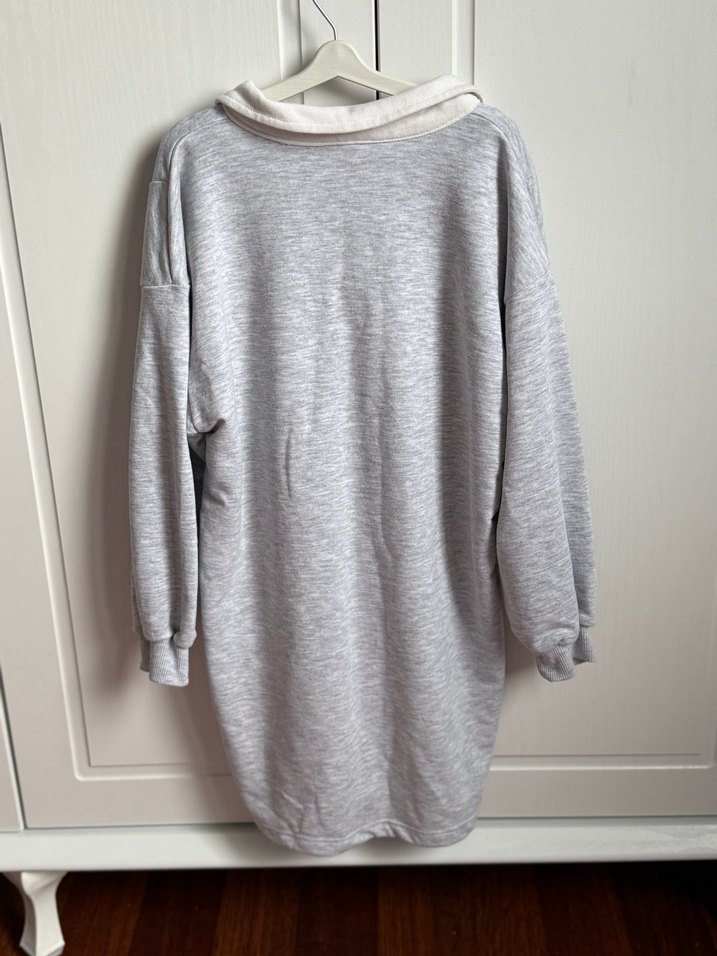 Gri Uzun Kollu Kapüşonlu Kız Çocuk Elbise - Görsel 2