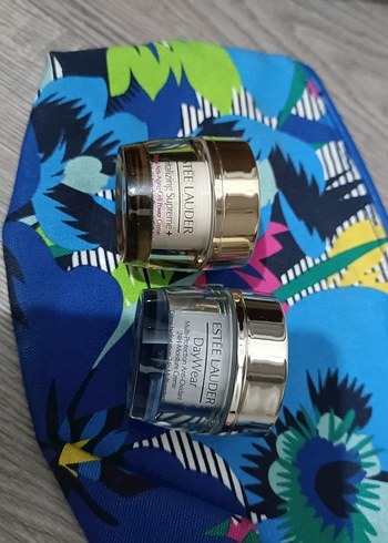 Esteelauder makyajı çanta gece gündüz kremi - Görsel 2