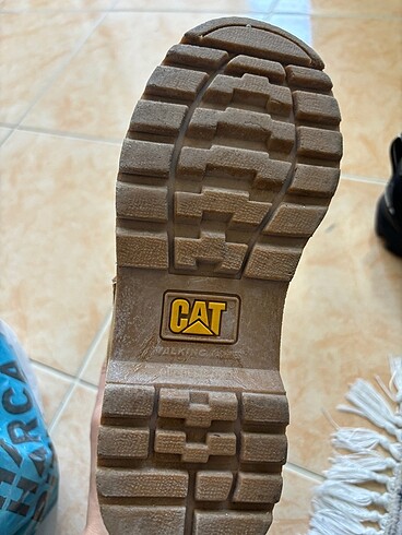 34 Beden camel Renk Cat bot 34 numara