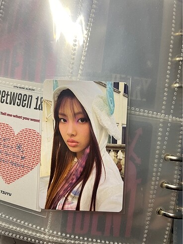 hyein photocard