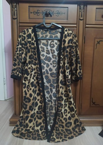 Leopar Desenli Uzun Kollu Kadın Sabahlık - Görsel 2