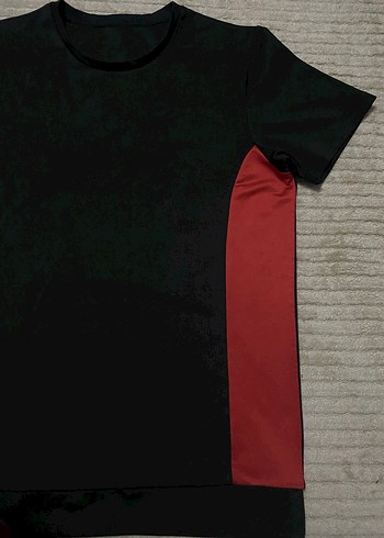 Siyah Kırmızı Yan Detaylı Erkek Tişört - Görsel 2