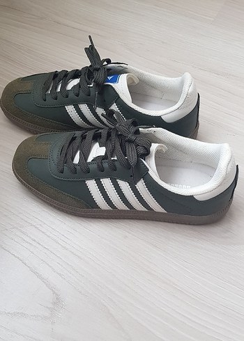 Adidas 37