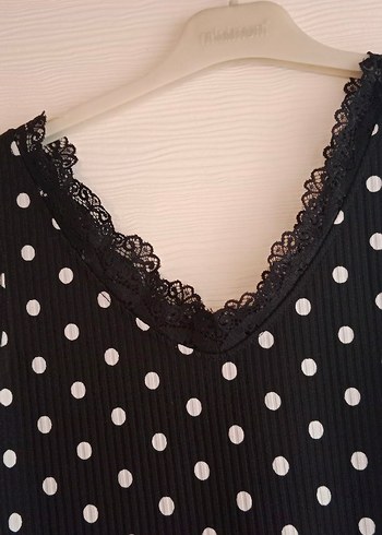 m Beden siyah Renk Dantel Detaylı Puantiyeli Siyah V Yaka Atlet