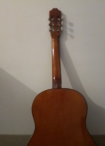 Gitar yeni sadece 2 teli yok 