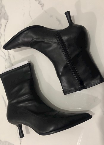 Siyah Deri Stiletto Topuklu Kadın Bot