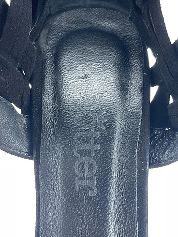 36 Beden siyah Renk Jabotter Stiletto %70 İndirimli.