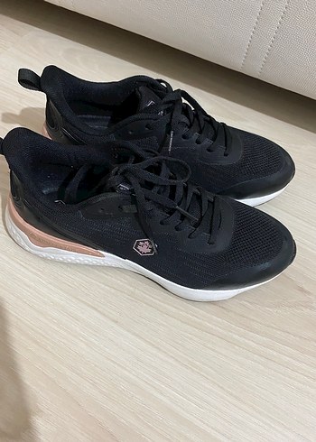 37 Beden Lumberjack kadın spor ayakkabı