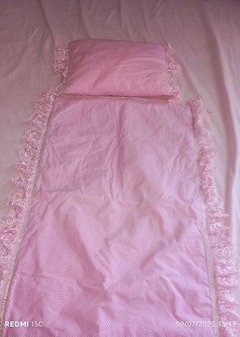 Pembe Nakışlı bebek örtü yastık