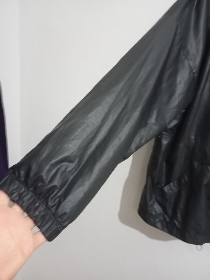 kadın siyah yağmurluk - Görsel 4