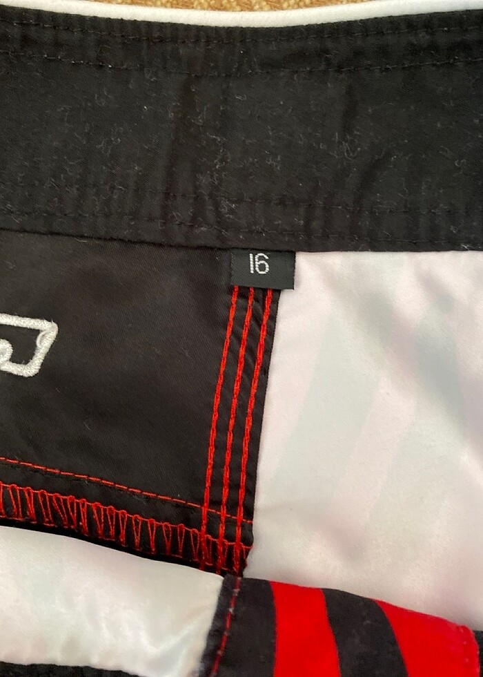 Orijinal QuickSilver çocuk şortu - Görsel 3