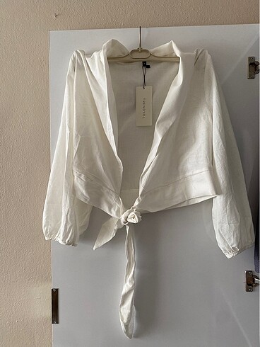 Trendyol & Milla Beyaz Bağlamalı Bluz Gömlek