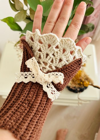 Dantel Detaylı Kahverengi Örgü Kadın Eldiven - Görsel 2
