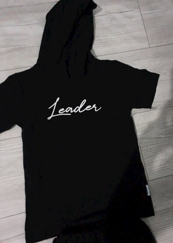 Kız Siyah Kapüşonlu Tişört ve Şort Takım - Görsel 3