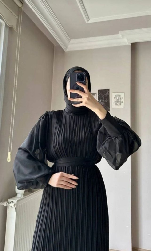 Uzun Piliseli Siyah Elbise - Görsel 4