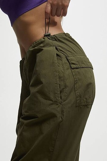 m Beden haki Renk Pull and bear paraşüt pantolon