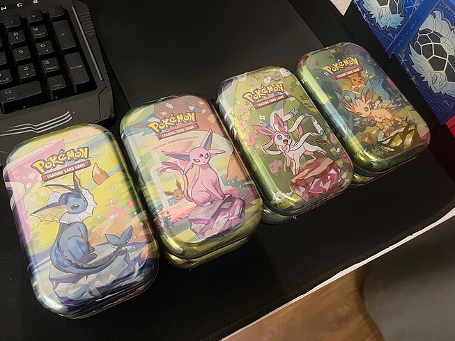 Pokemon - Prismatic Evolutions Mini Tin