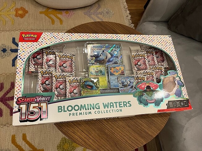 Pokemon Blooming Waters Colletion Box