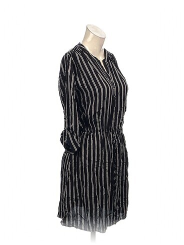 Diğer PreLoved Kısa Elbise %70 İndirimli.