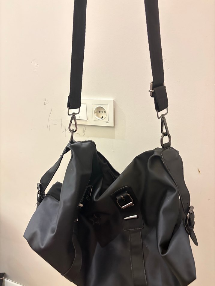 Siyah Parlak Deri Kadın Çanta - Görsel 2