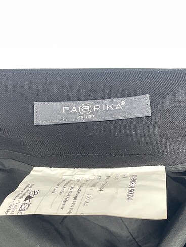 40 Beden siyah Renk Fabrika Midi Etek %70 İndirimli.