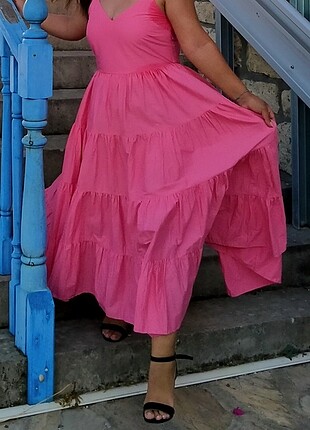 Pembe elbise